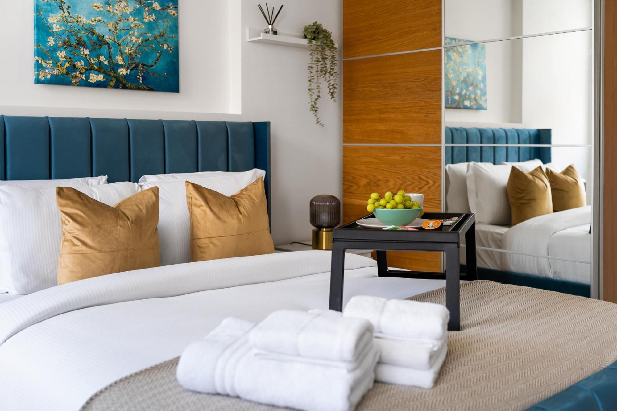 Сasa de vacaciones 4br 2ba House By Livestay Short Lets & Serviced Near Oxford Circus With 2 Private Patios Londres