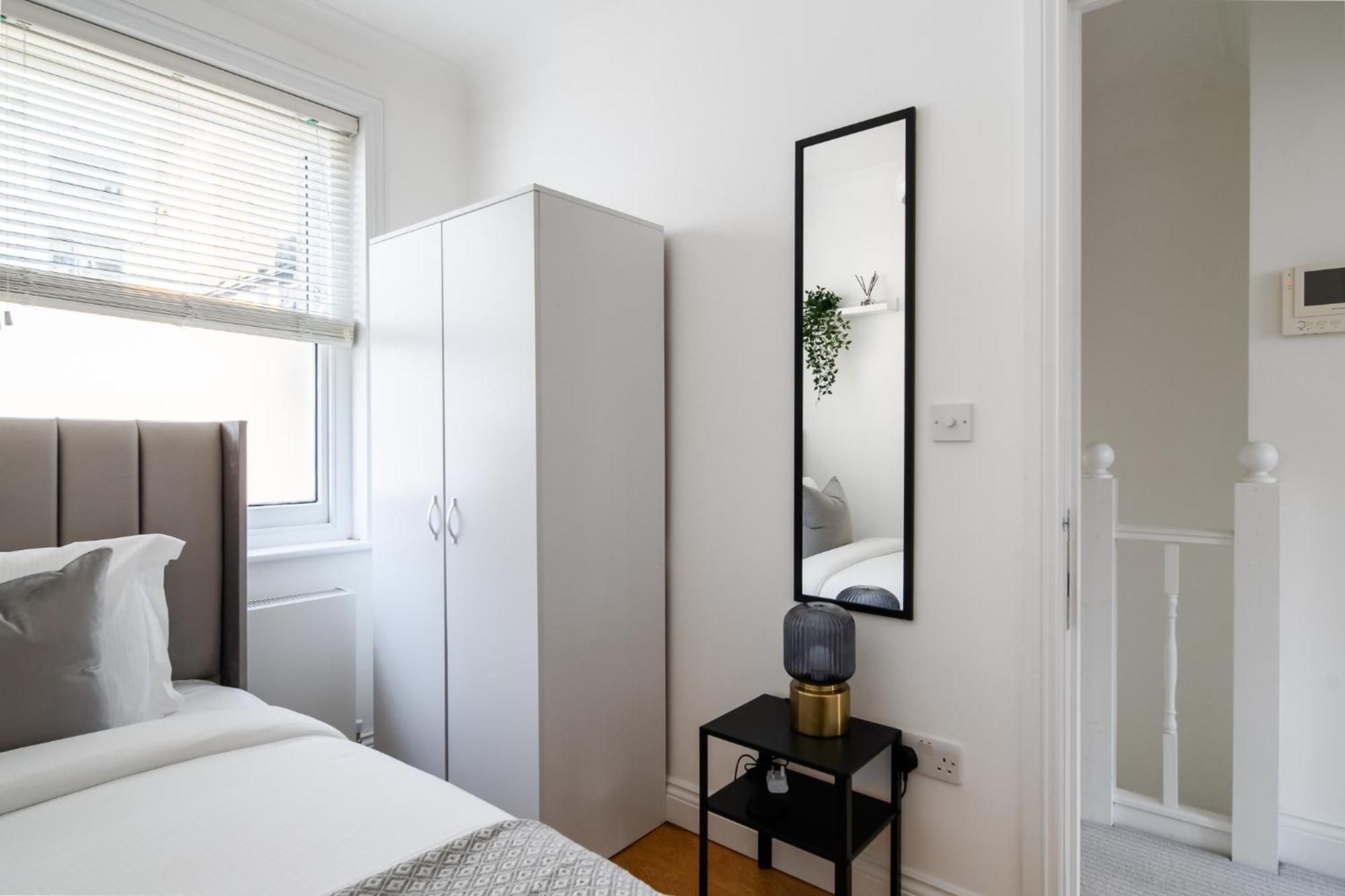 4br 2ba House By Livestay Short Lets & Serviced Near Oxford Circus With 2 Private Patios Сasa de vacaciones Londres