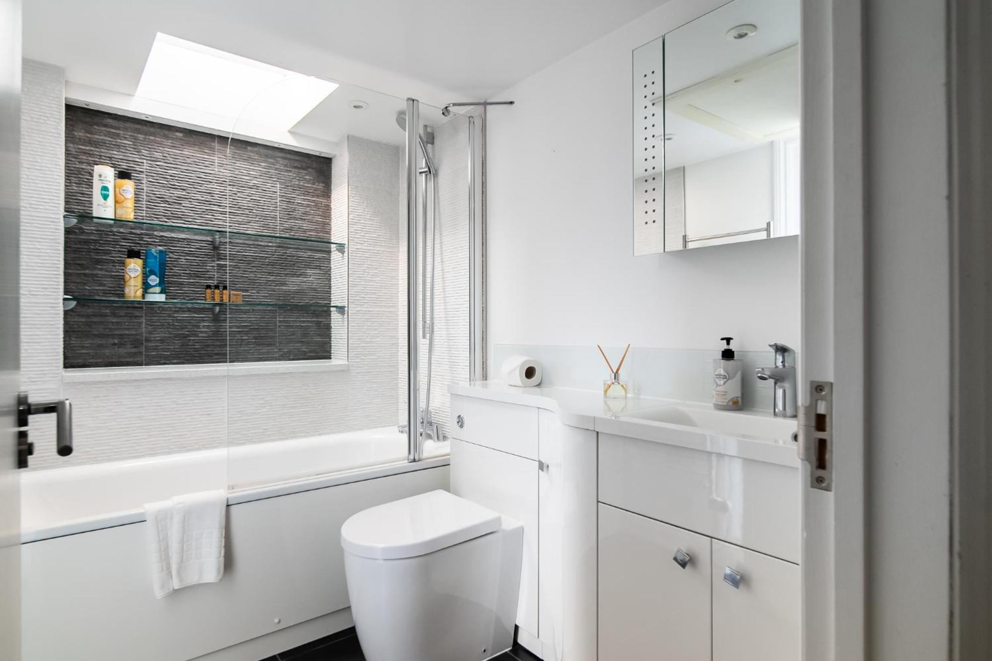 4br 2ba House By Livestay Short Lets & Serviced Near Oxford Circus With 2 Private Patios Londres